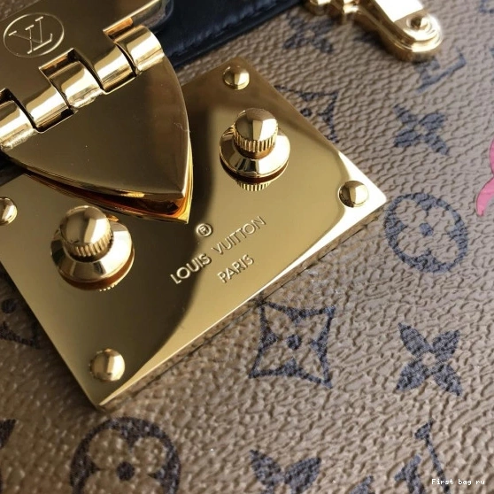 Frstbag ru TRUNK Louis Vuitton CHANELUTCH 0816